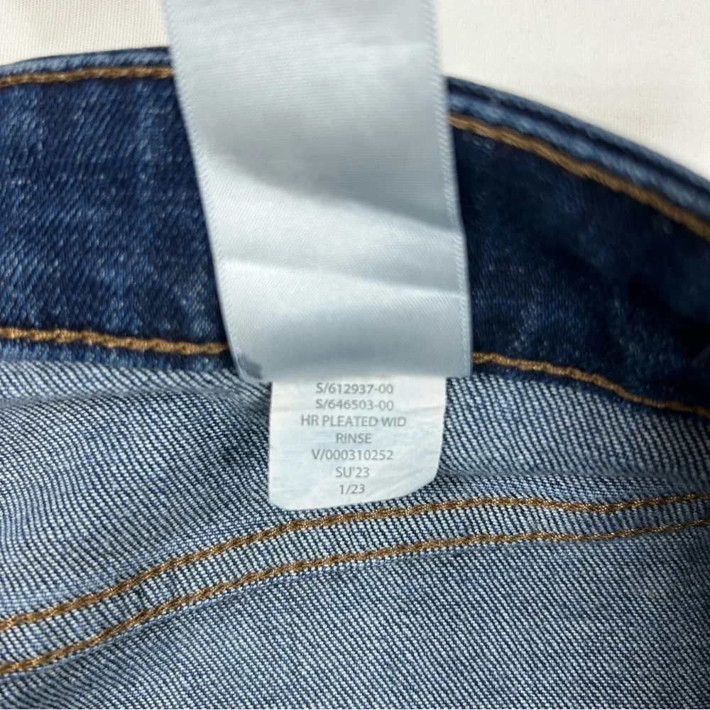 Banana Republic Cotton Blend Dark Wash HighRise Pleated Wide Leg Crop Jeans 28/6